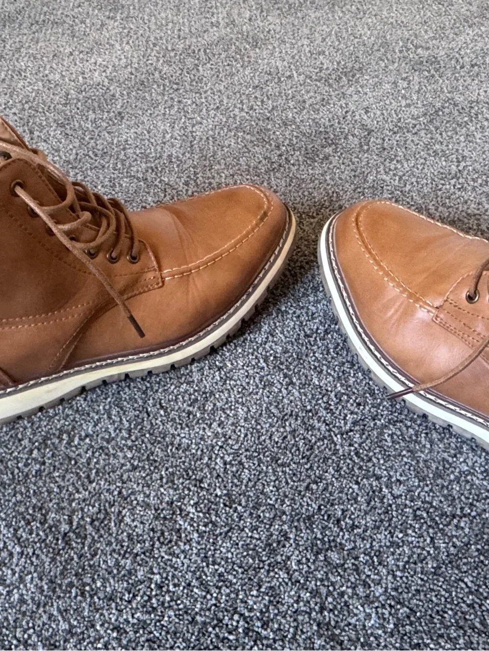 Hawke & Co classic tan